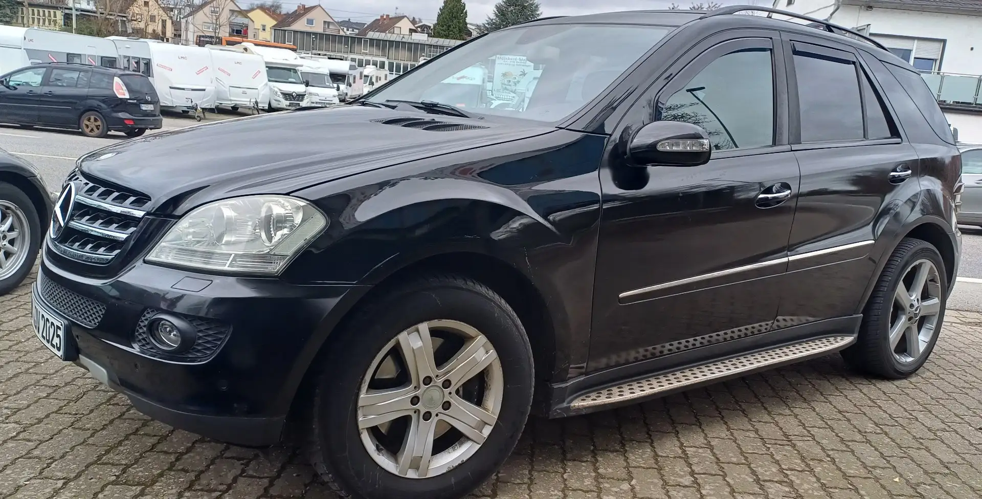 Mercedes-Benz ML 320 M-Klasse 4Matic 7G Luftfeder,Ahk3.5 t,Tüv 06/26 Schwarz - 1