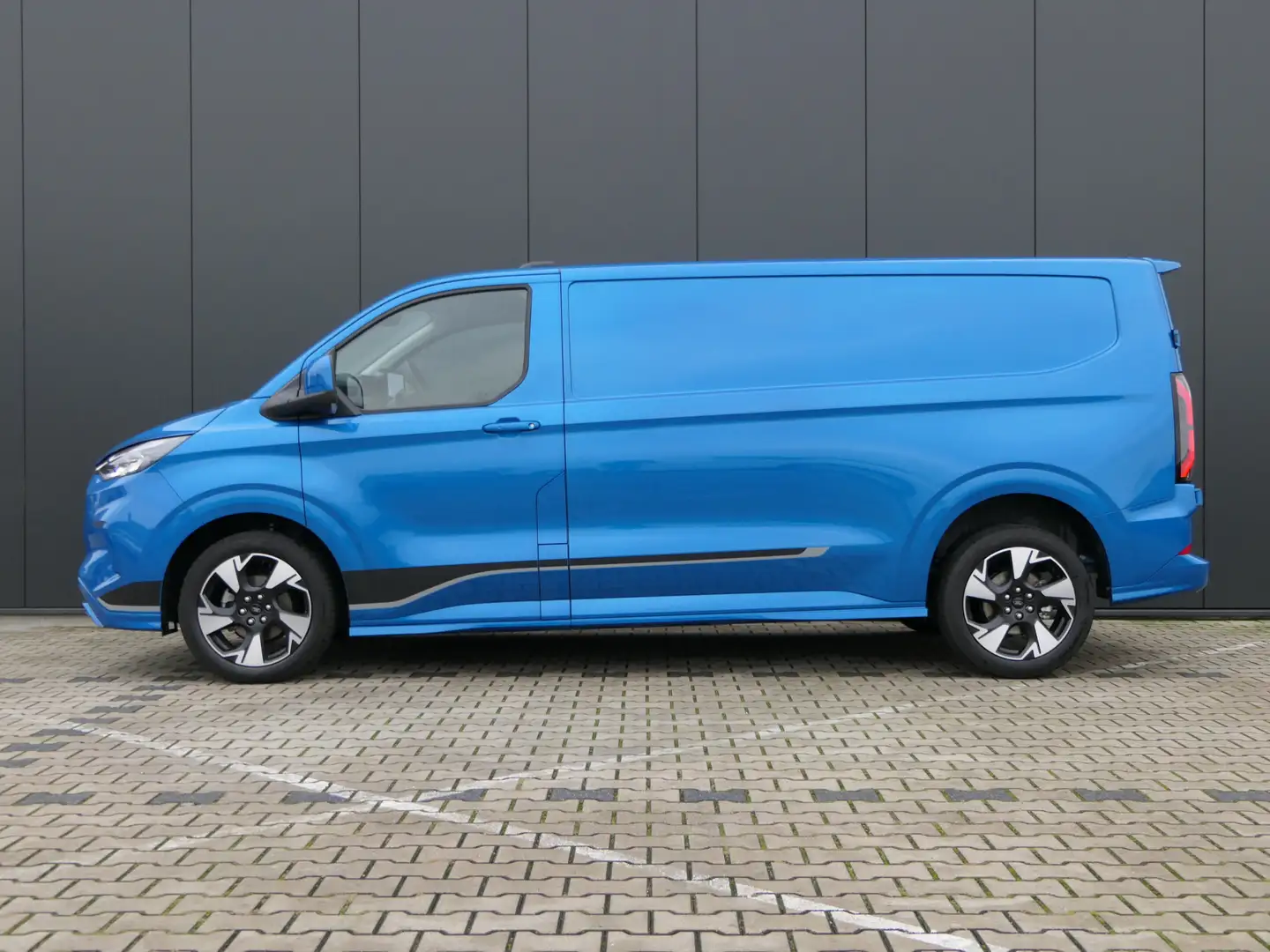 Ford Transit Custom 300 2.0 TDCI 170pk Automaat L2H1 Sport | B&O | Weg Azul - 2