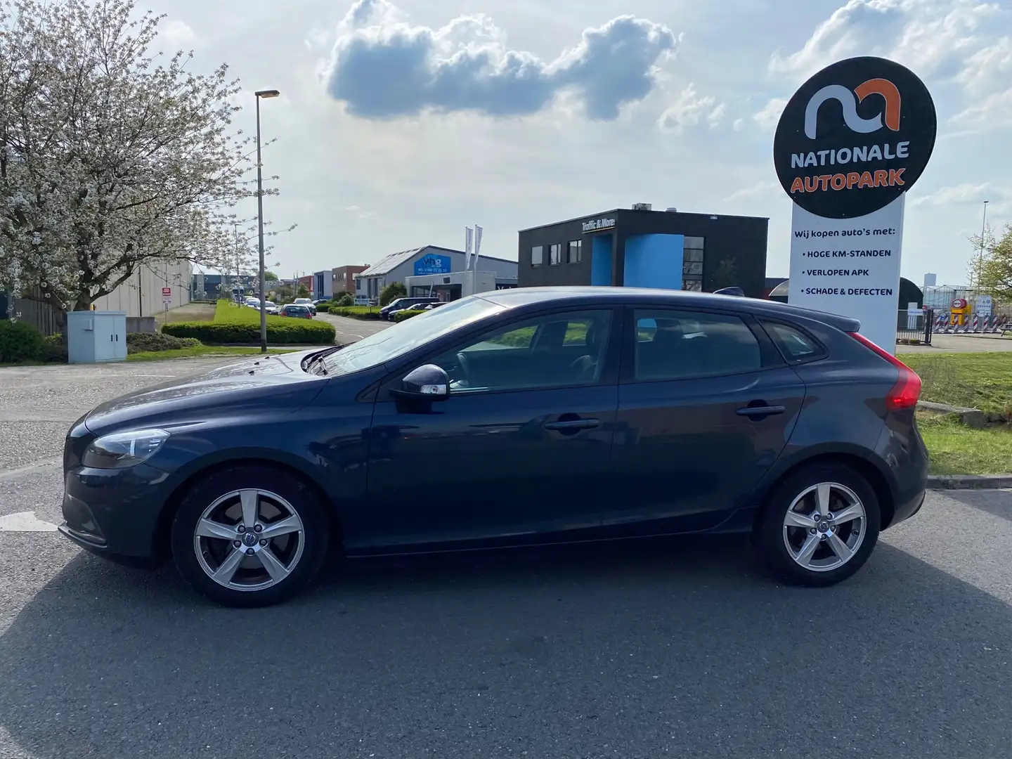 Volvo V40 2014 * 1.6 D2 Momentum * AUTOMAAT * APK * Blauw - 2