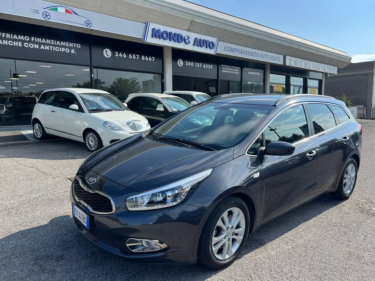 Kia Ceed / cee'd SW 1.6 crdi Cool 110cv my14 Grigio - 1
