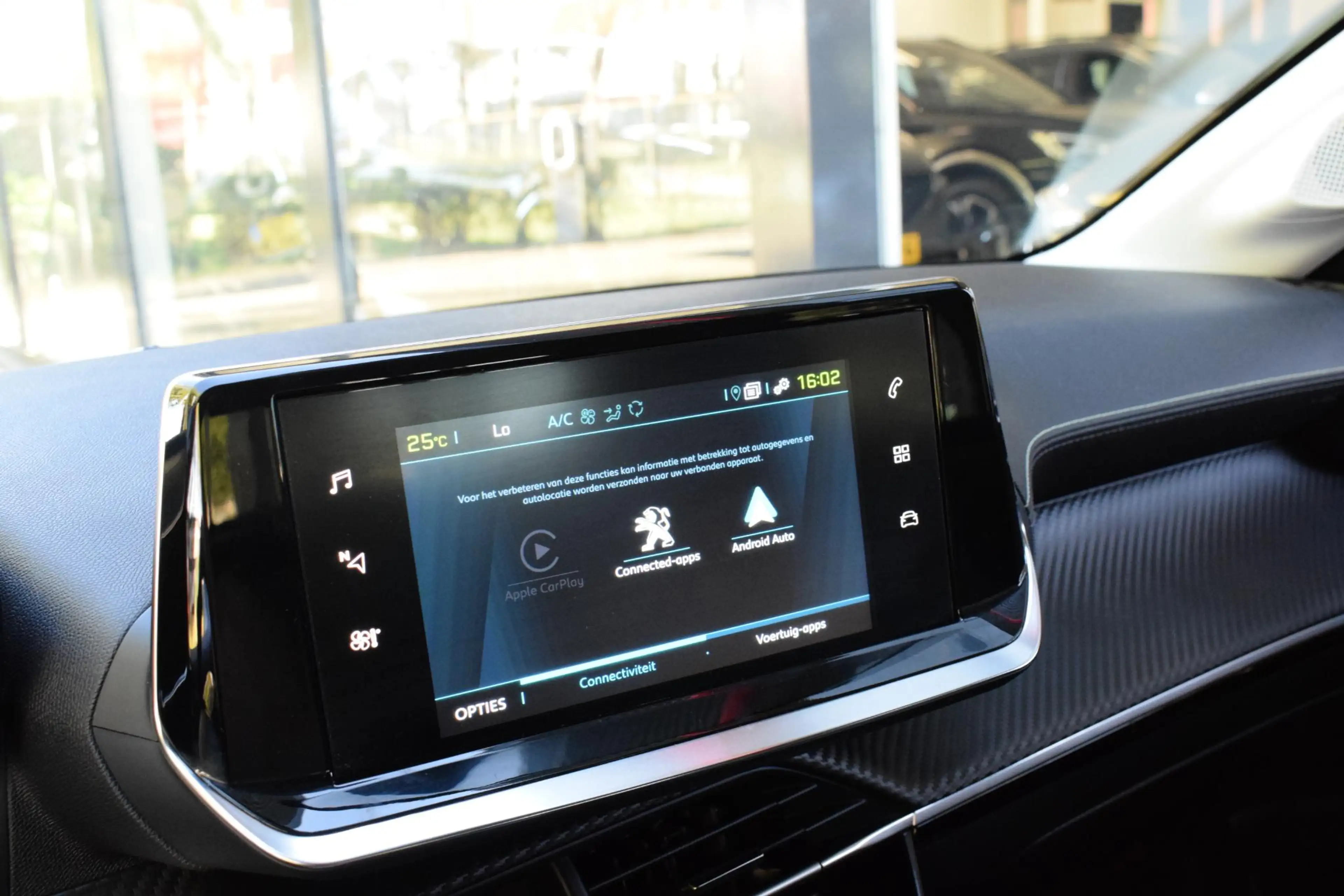 Peugeot e-208 EV Style 50 kWh CARPLAY|PDC|STOELVERWARMING| — photo 6