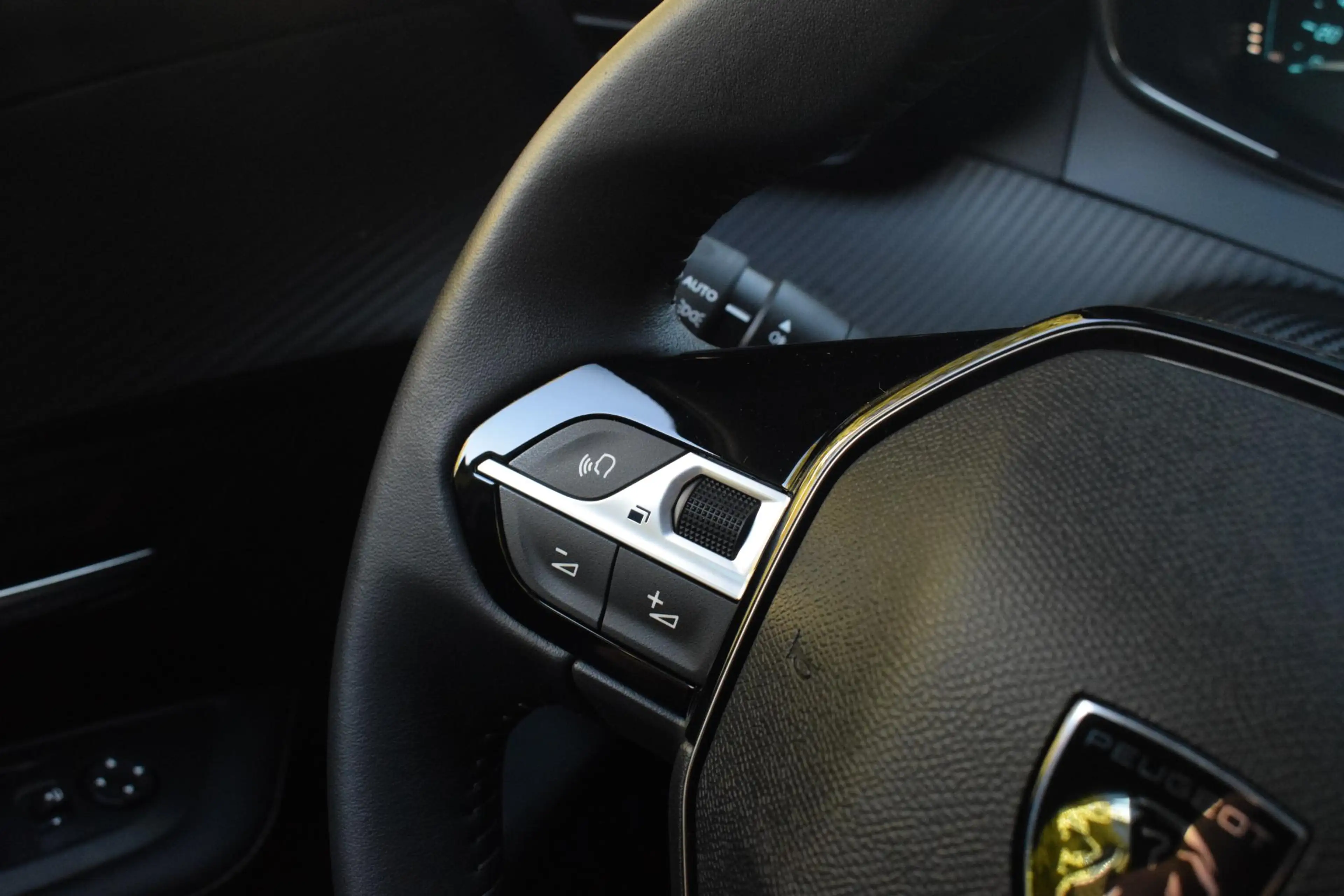 Peugeot e-208 EV Style 50 kWh CARPLAY|PDC|STOELVERWARMING| — photo 15