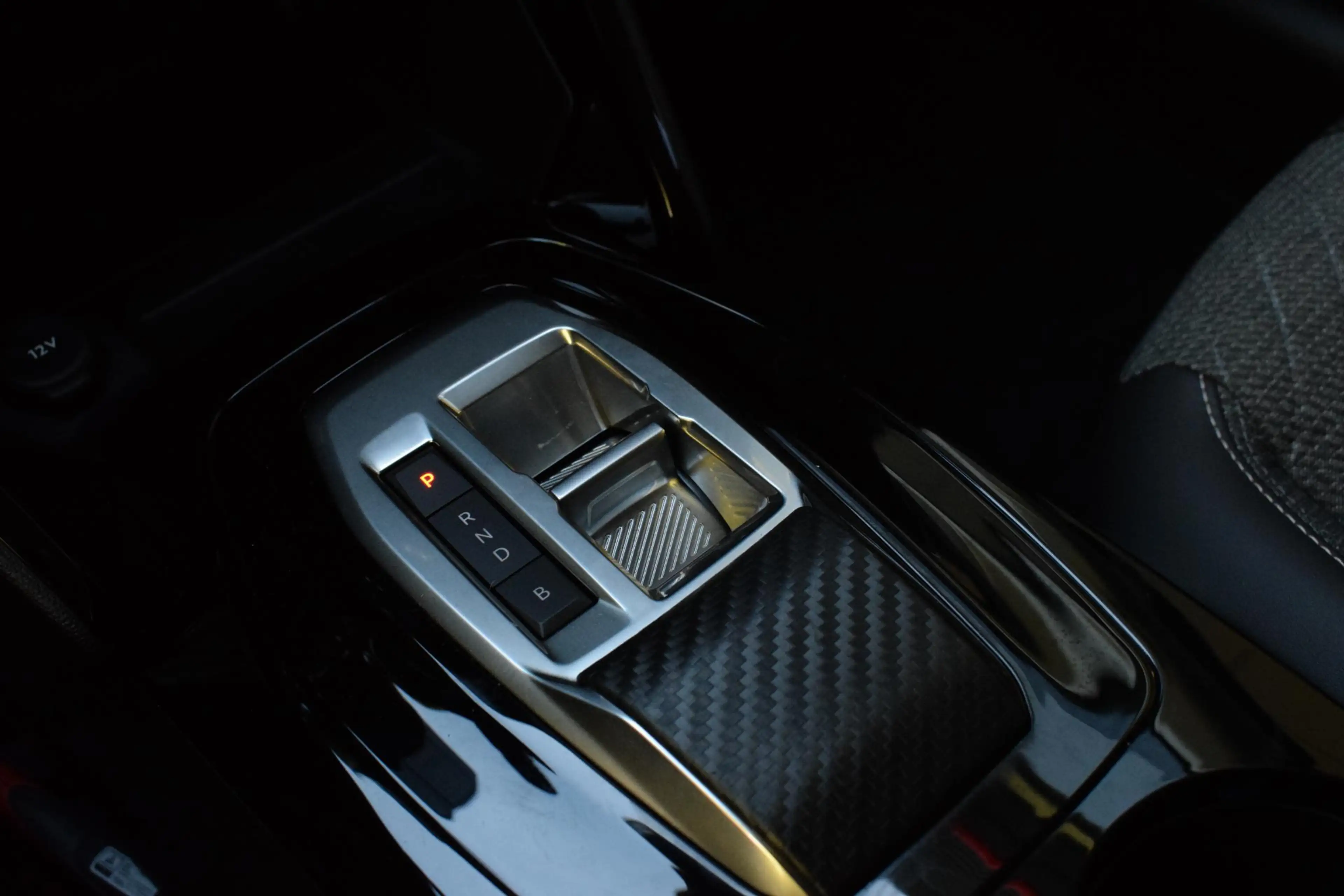 Peugeot e-208 EV Style 50 kWh CARPLAY|PDC|STOELVERWARMING| — photo 22