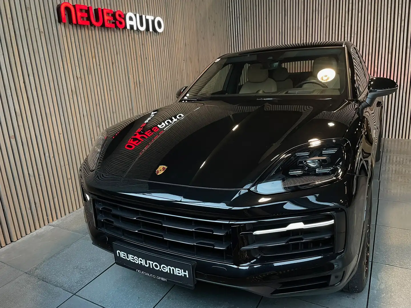 Porsche Cayenne E-Hybrid*Facelift*Pano*HuD*1.Besitz*Matrix Schwarz - 2