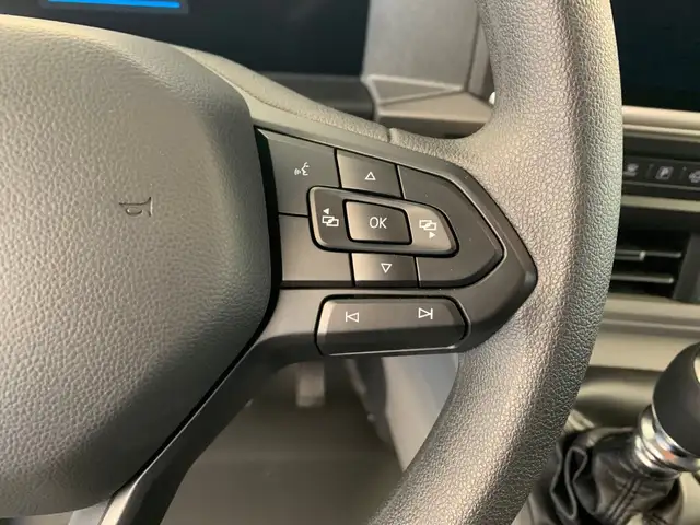 Volkswagen Transporter view 12