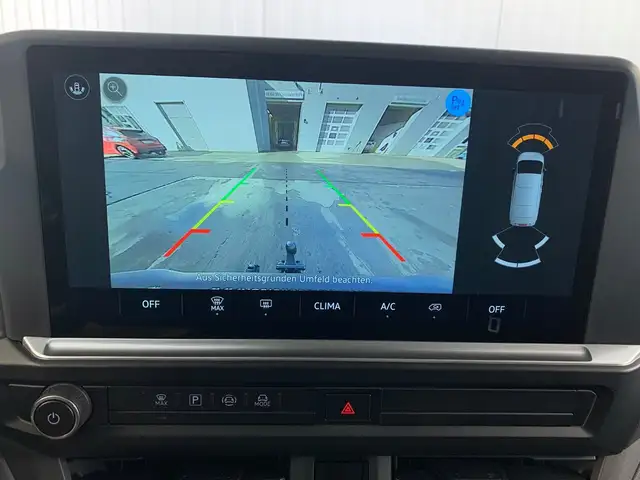 Volkswagen Transporter view 9