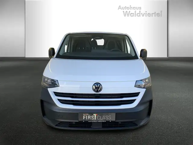 Volkswagen Transporter view 2
