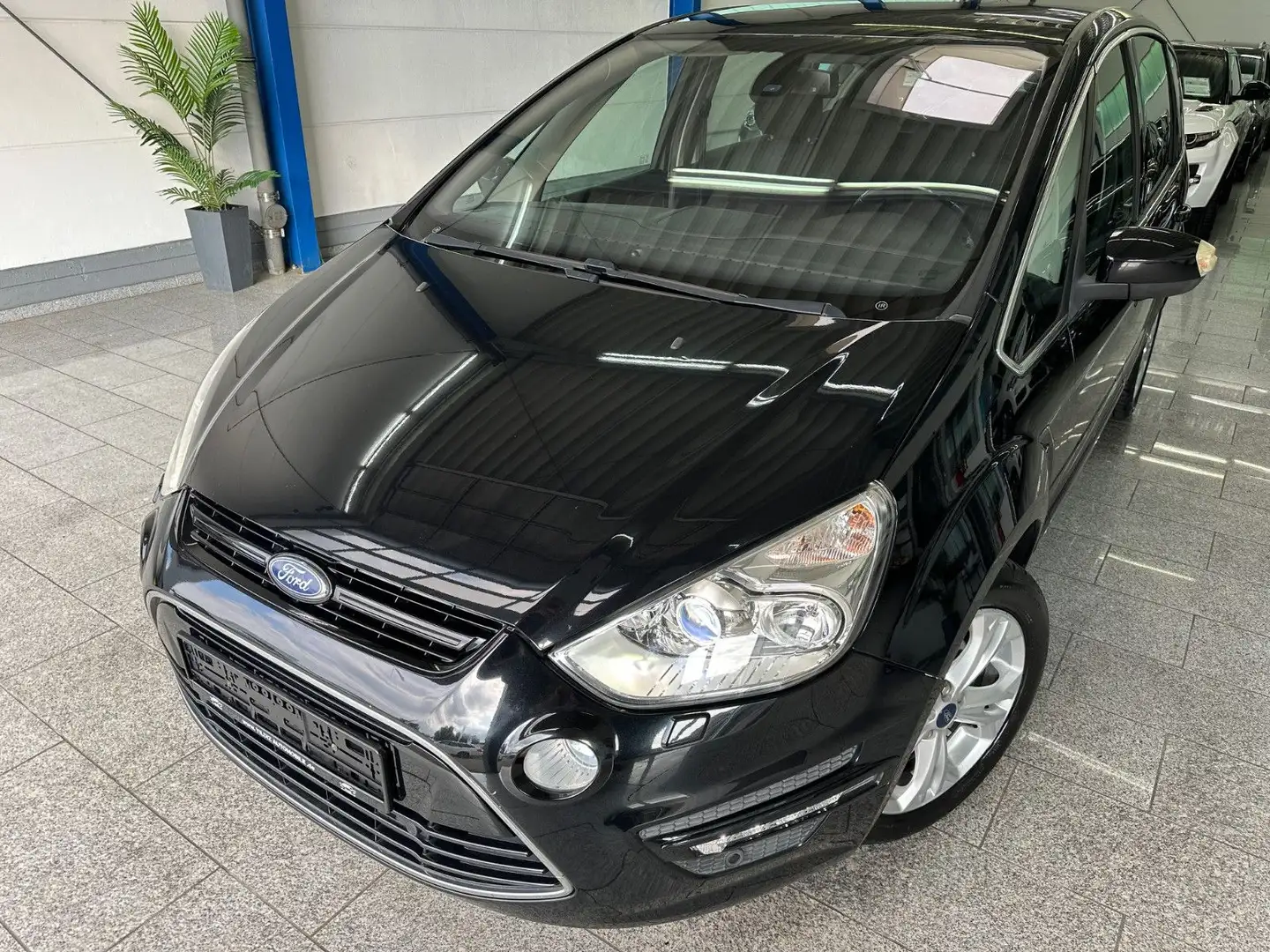 Ford S-Max *TITAN*PANO*BI-XEN*KAMER*NAVI*KEY-FREE*SHZ Noir - 1