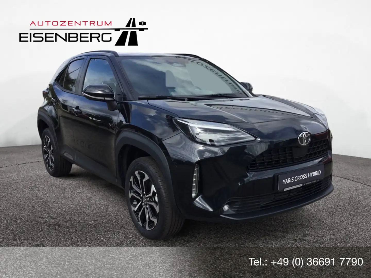 Toyota Yaris Cross 1.5 Hybrid FWD Teamplayer ACC LED Zwart - 1