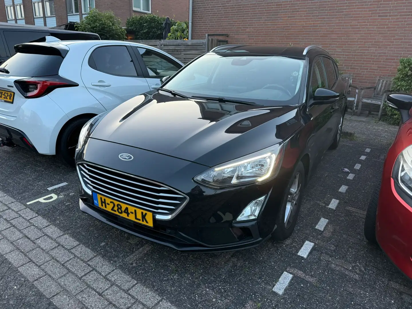 Ford Focus Focus 1.0 EcoB. Tr Edition bns Zwart - 2
