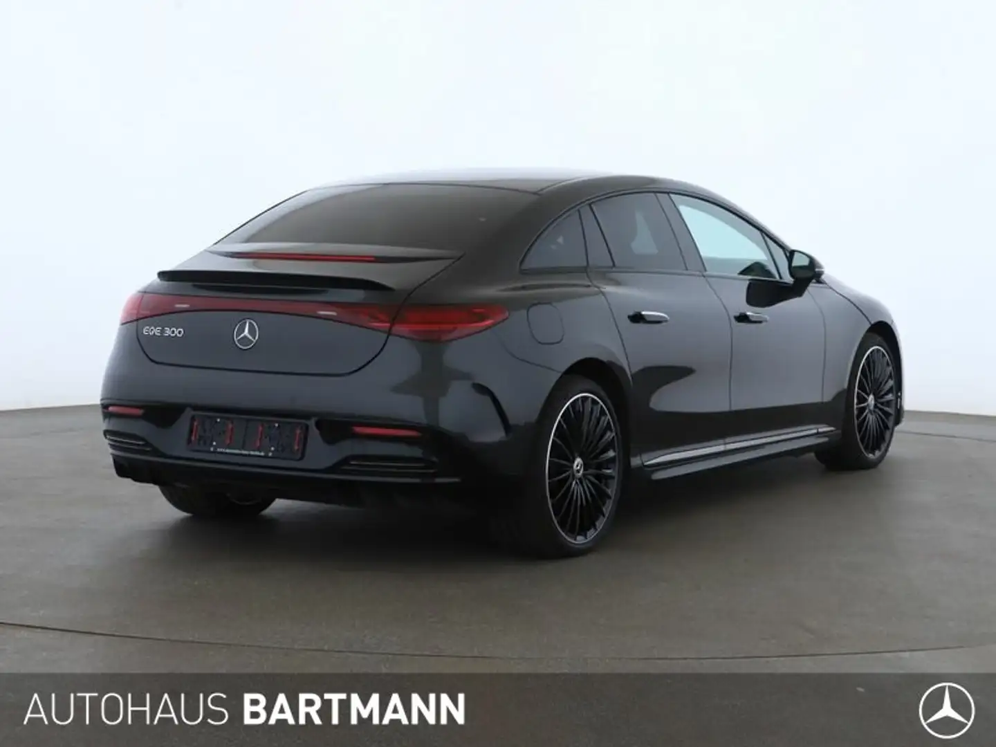 Mercedes-Benz EQE 300 EQE 300 AMG+AIRMATIC+AHK+ FAHRASSIST+360°+NIGHT Grau - 2