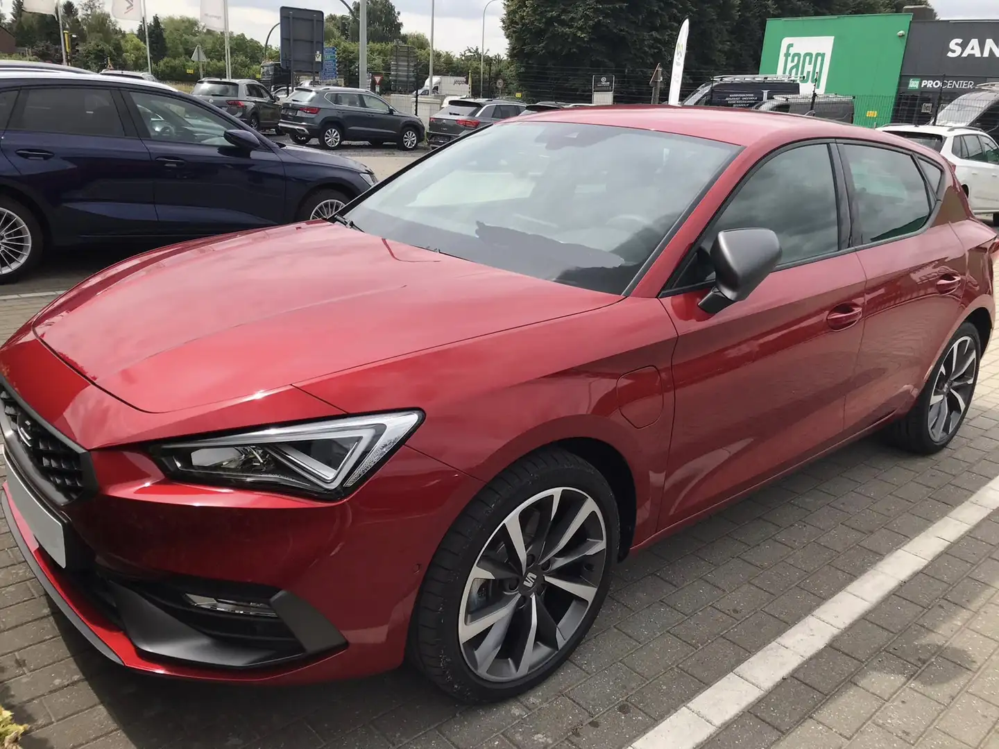 SEAT Leon e-Hybrid 1.4 FR DSG (150 kW) Rot - 1
