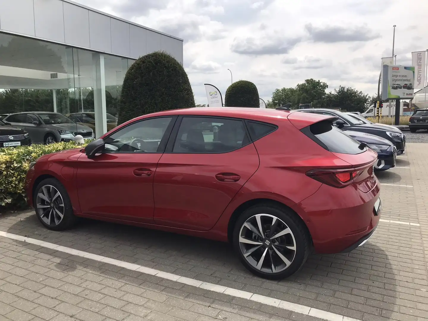 SEAT Leon e-Hybrid 1.4 FR DSG (150 kW) Rot - 2