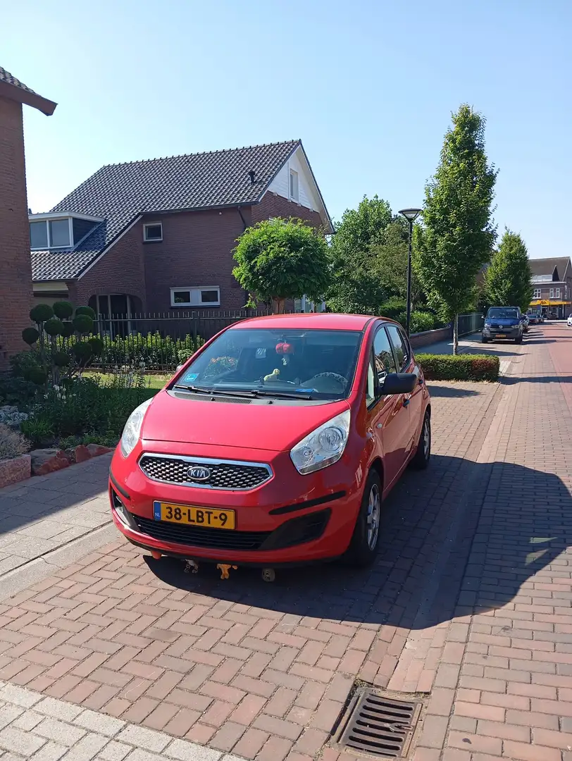 Kia Venga 1.4 CVVT X-tra Rojo - 1