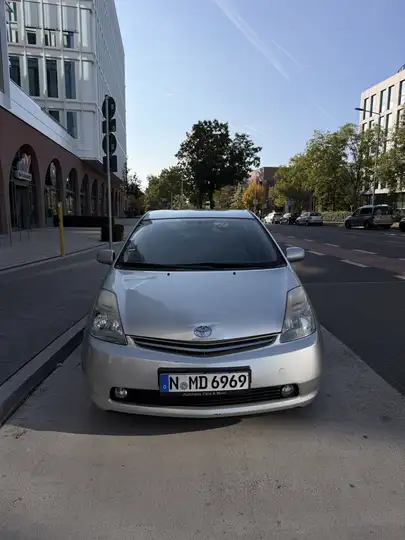 Toyota Prius (Hybrid) Sol