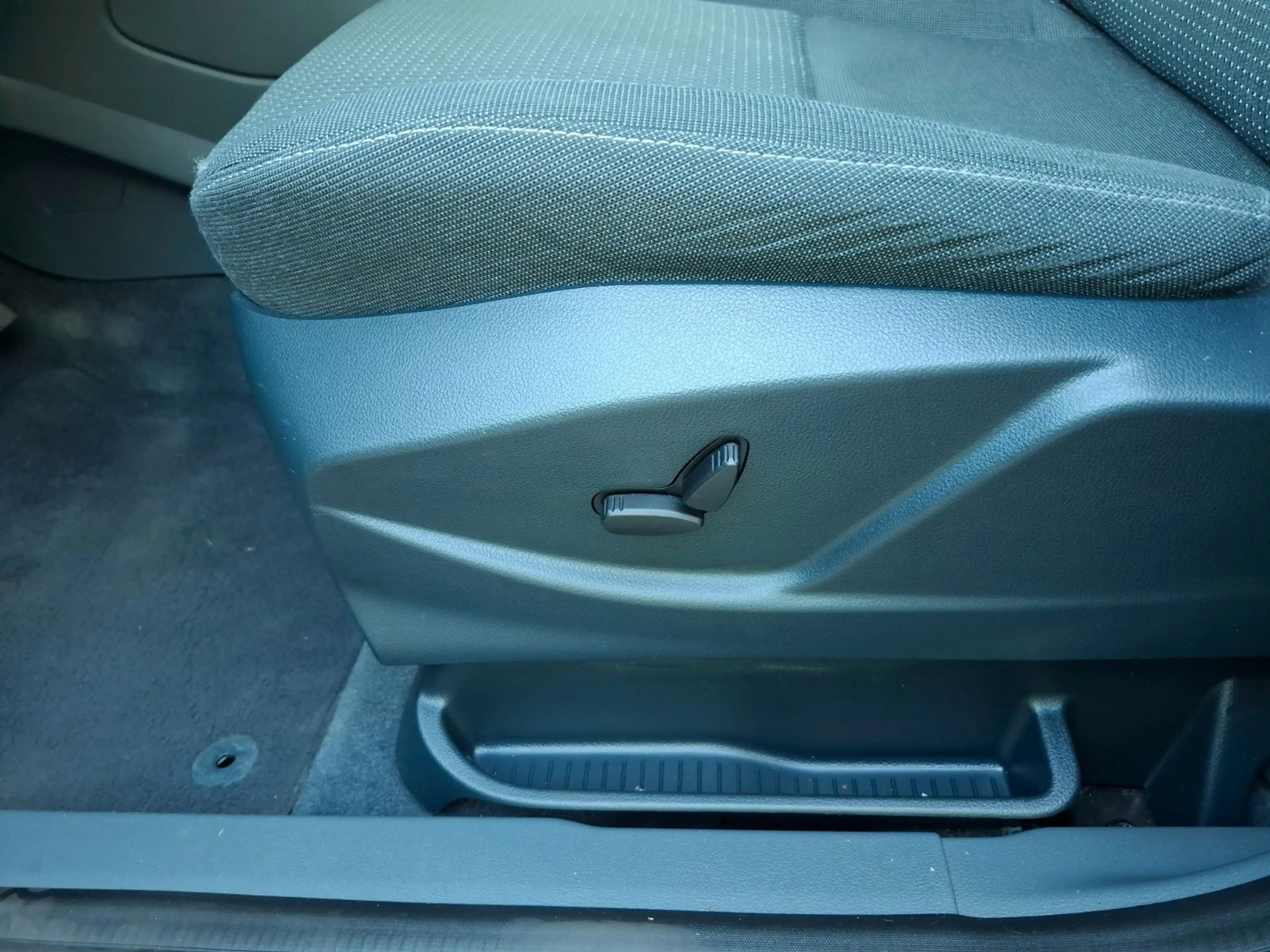 Ford C-Max C-MAX Sync Editt. 2. Hd. Cam. Navi SHZ etc — photo 12
