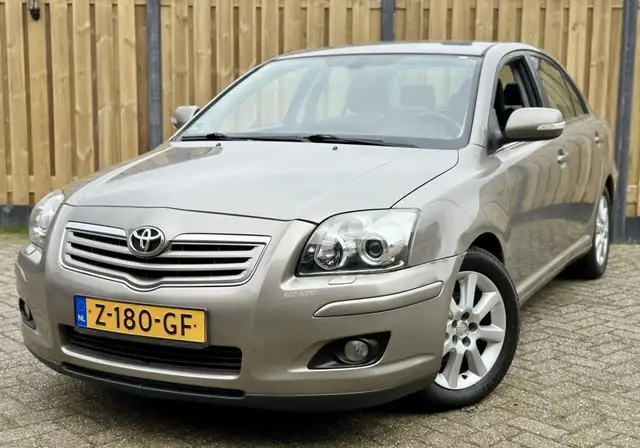 Toyota Avensis 1.8 VVTi Luna |Clima |CruiseC |Nieuwe APK |NAP