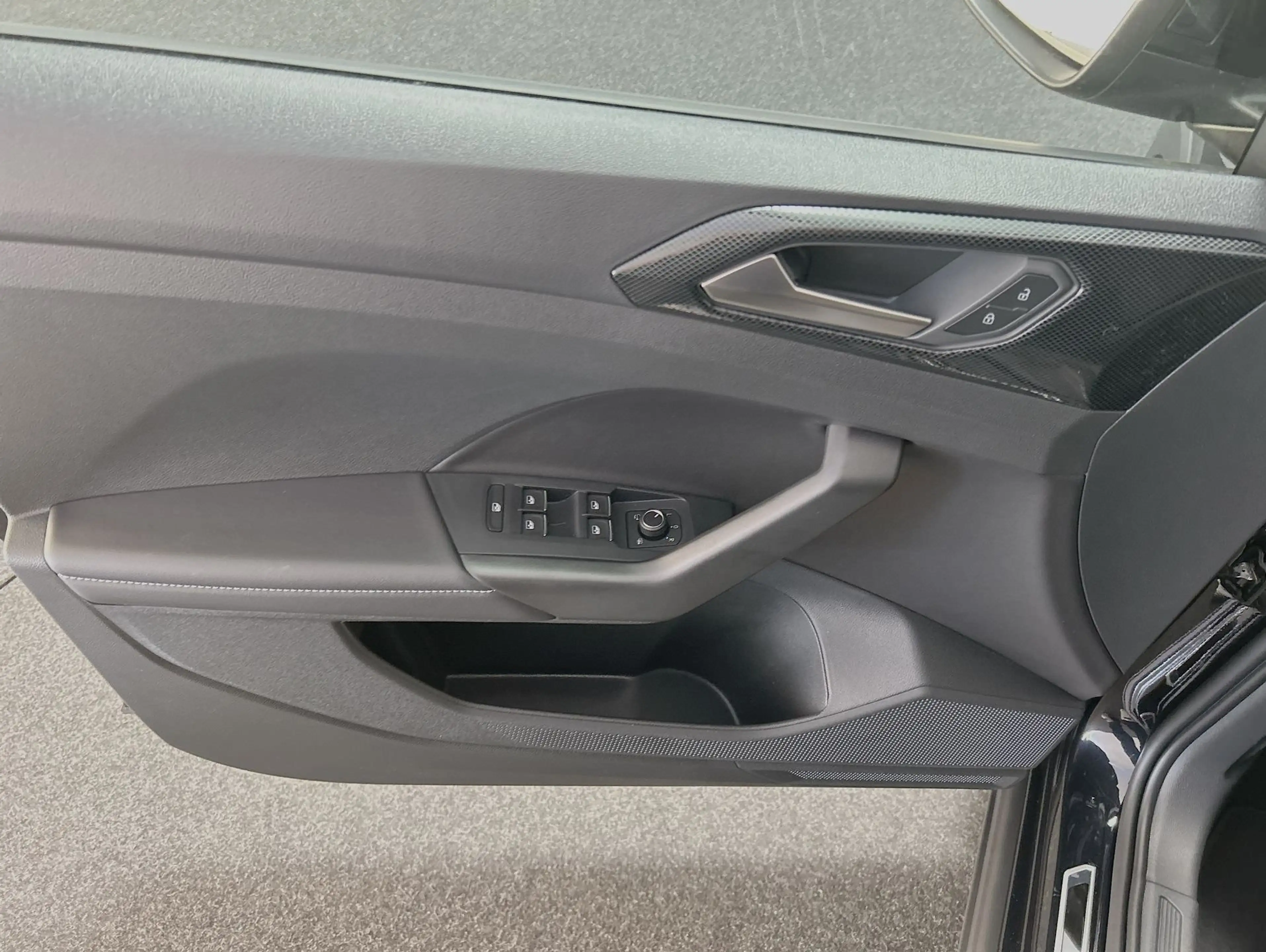 Volkswagen T-Cross ENERGY 1.0 TSI CarPlay Black ACC AHK LED — photo 12