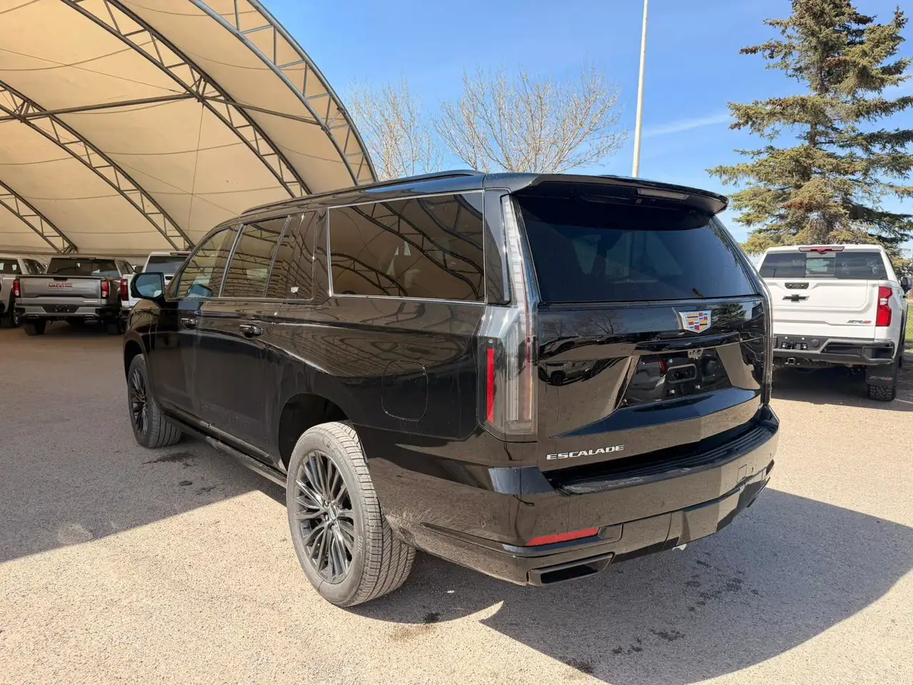 Cadillac Escalade снимка Cadillac Escalade
