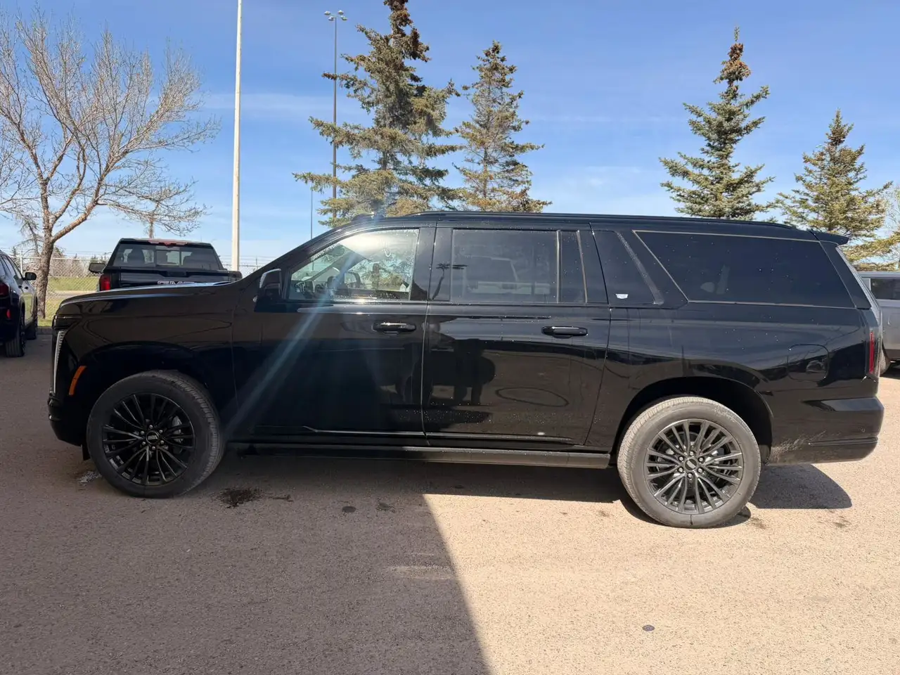 Cadillac Escalade снимка Cadillac Escalade