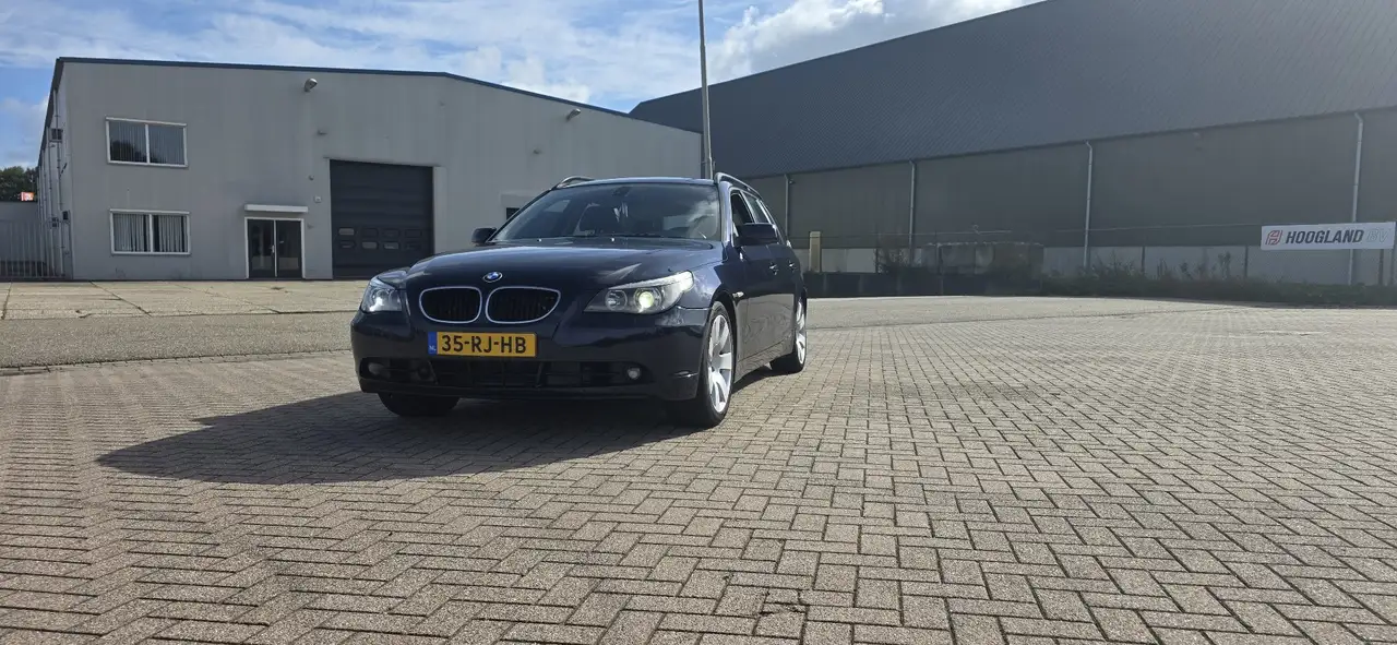 BMW 525