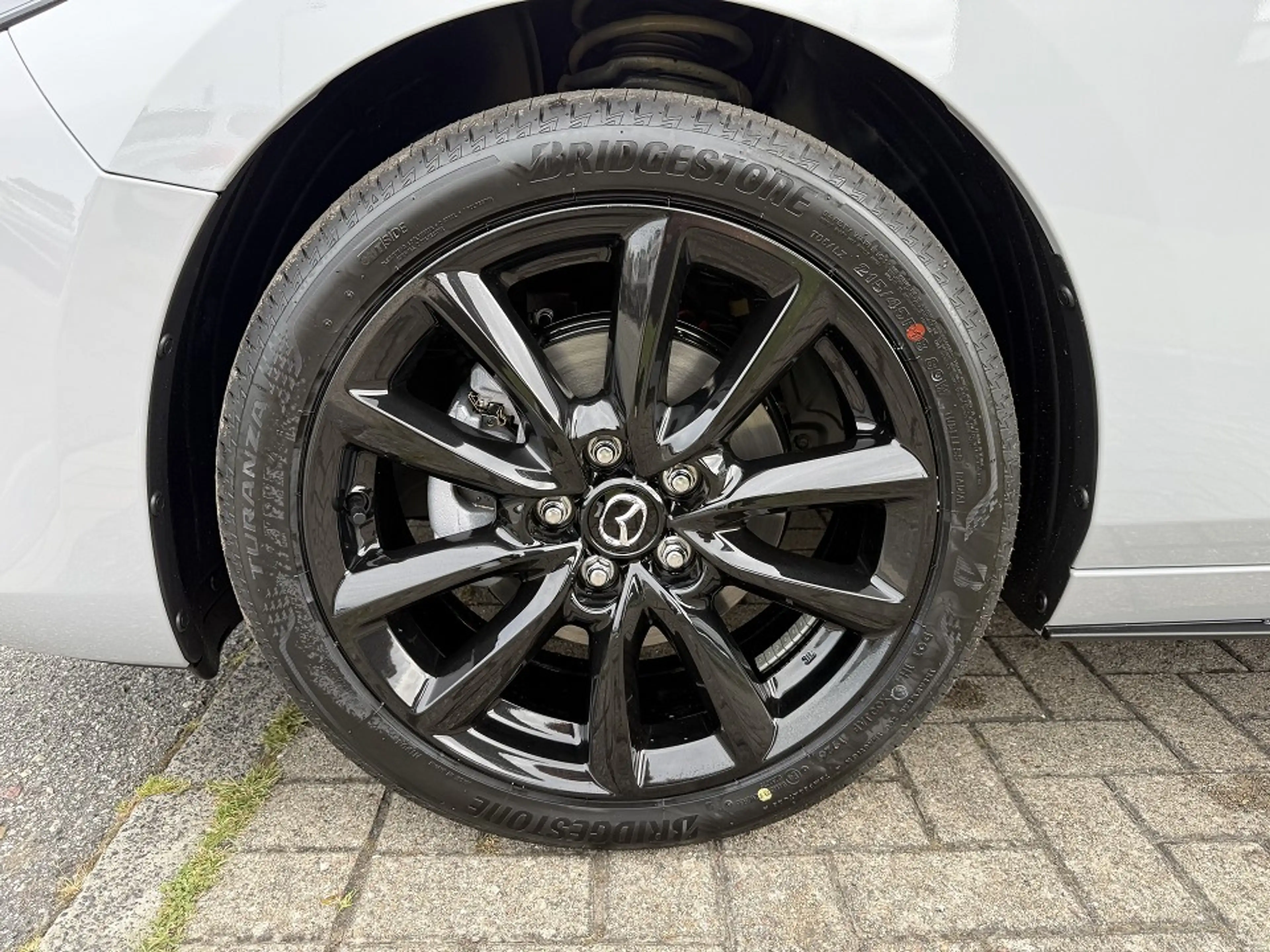 Mazda 3 2027 2.5L e-SKYACTIV G 140ps 6AT Homura — photo 12