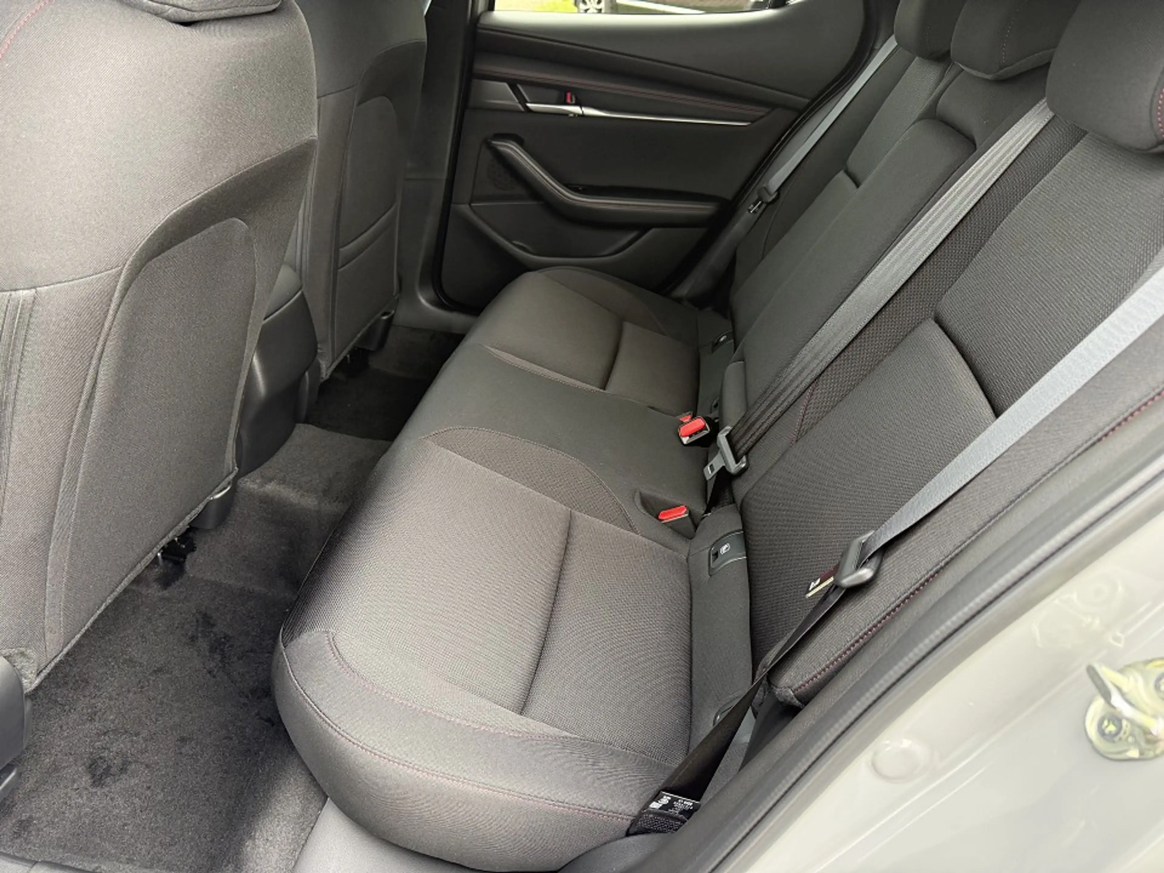 Mazda 3 2027 2.5L e-SKYACTIV G 140ps 6AT Homura — photo 8