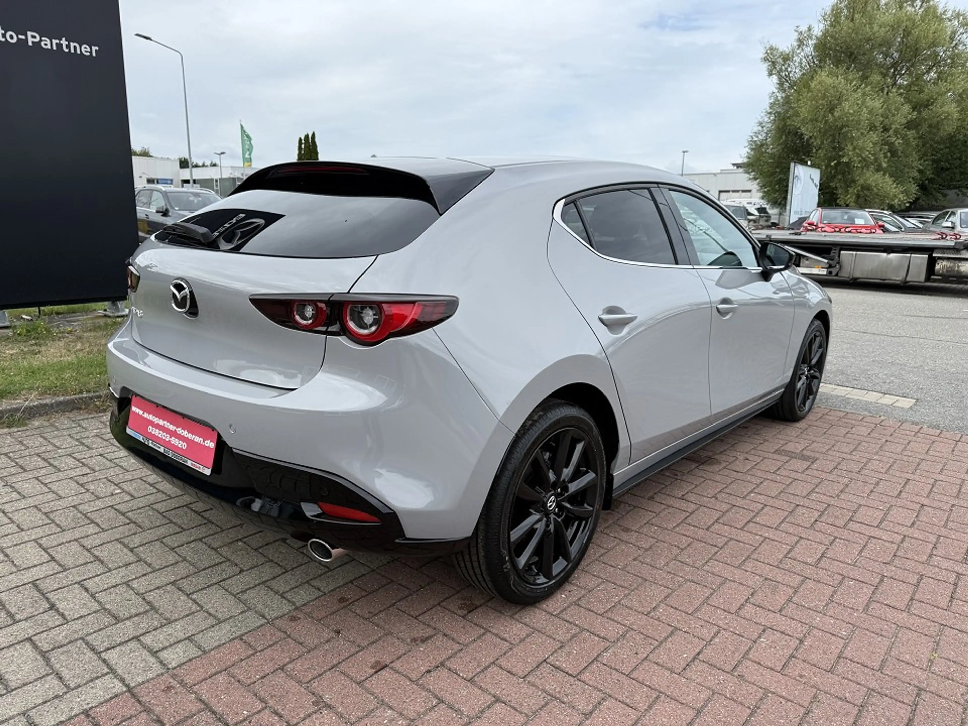 Mazda 3 2027 2.5L e-SKYACTIV G 140ps 6AT Homura — photo 3