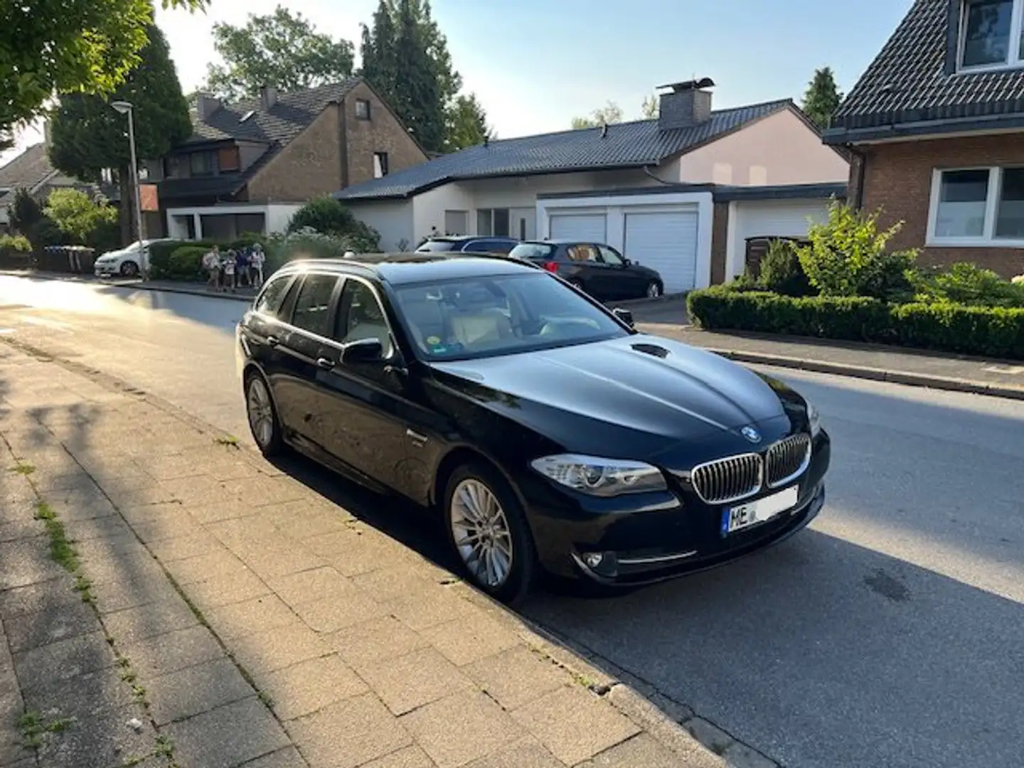 BMW 525 525d xDrive Touring Aut. Černá - 1