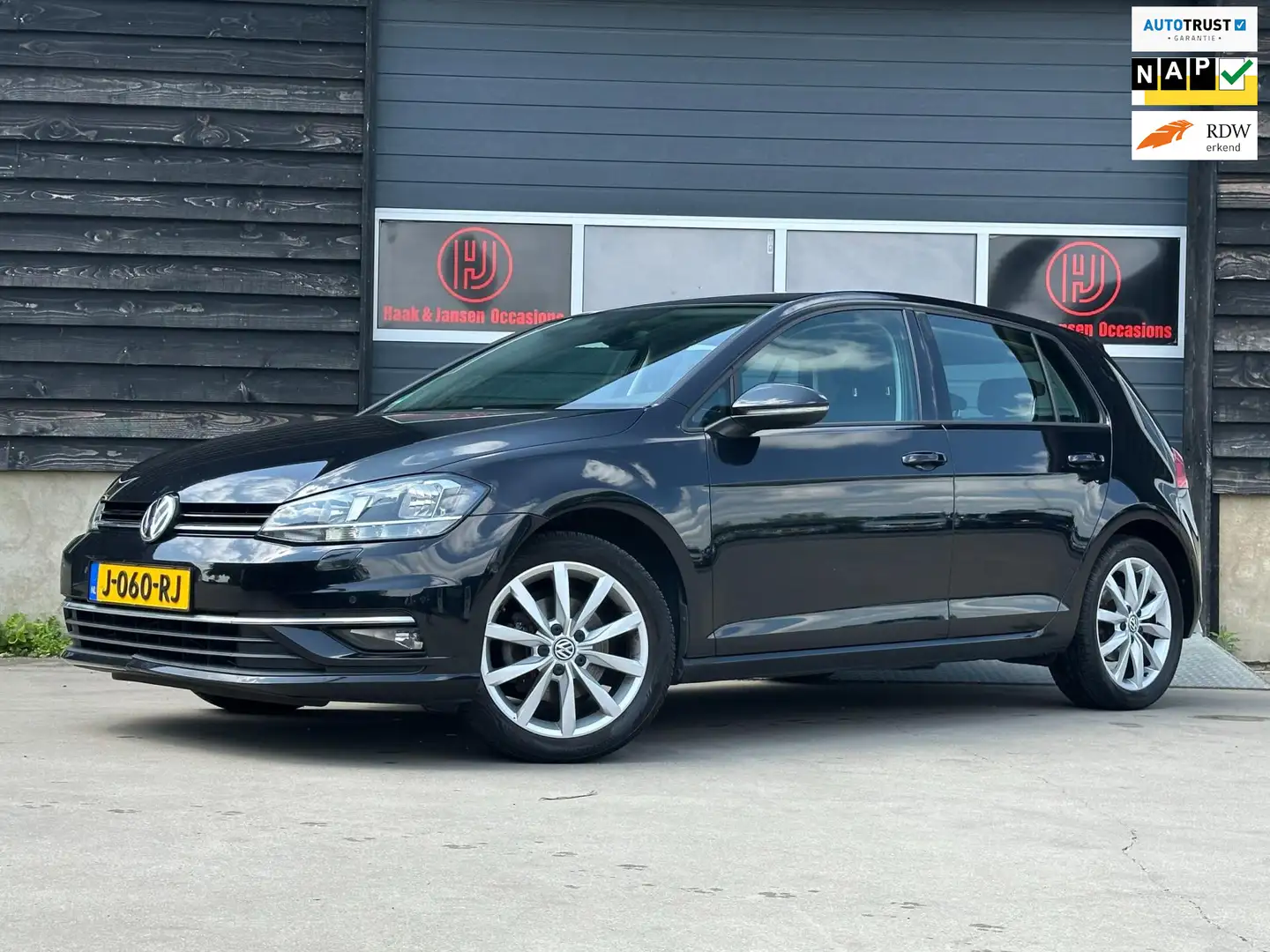 Volkswagen Golf 1.4 TSI Highline Clima Acc massage Lmv Black - 1