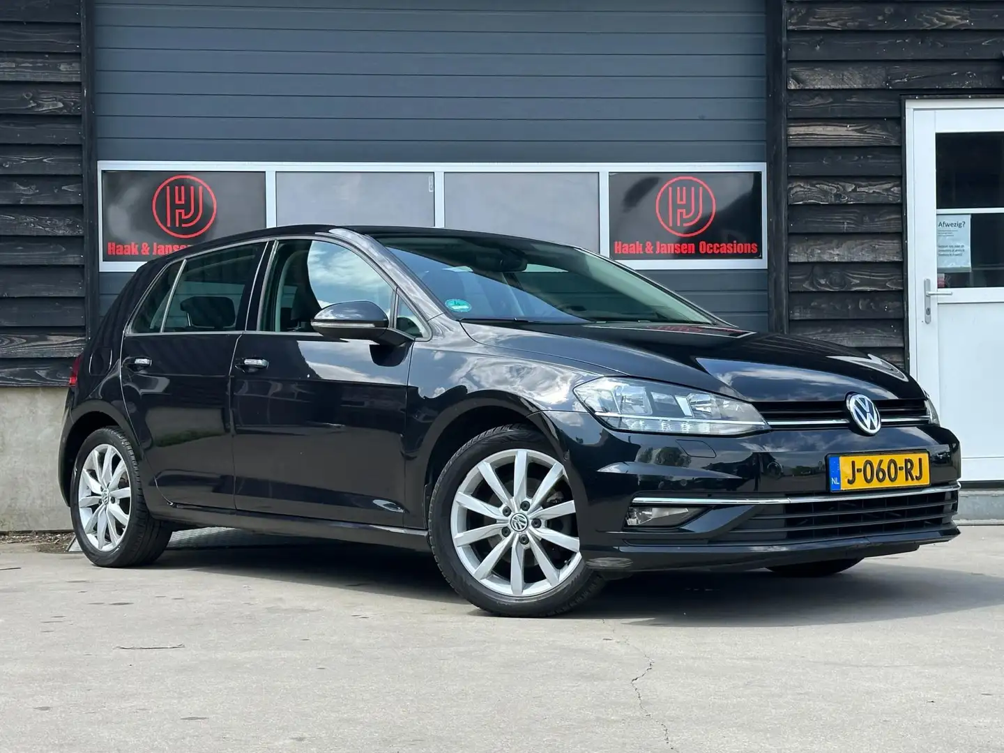 Volkswagen Golf 1.4 TSI Highline Clima Acc massage Lmv Black - 2