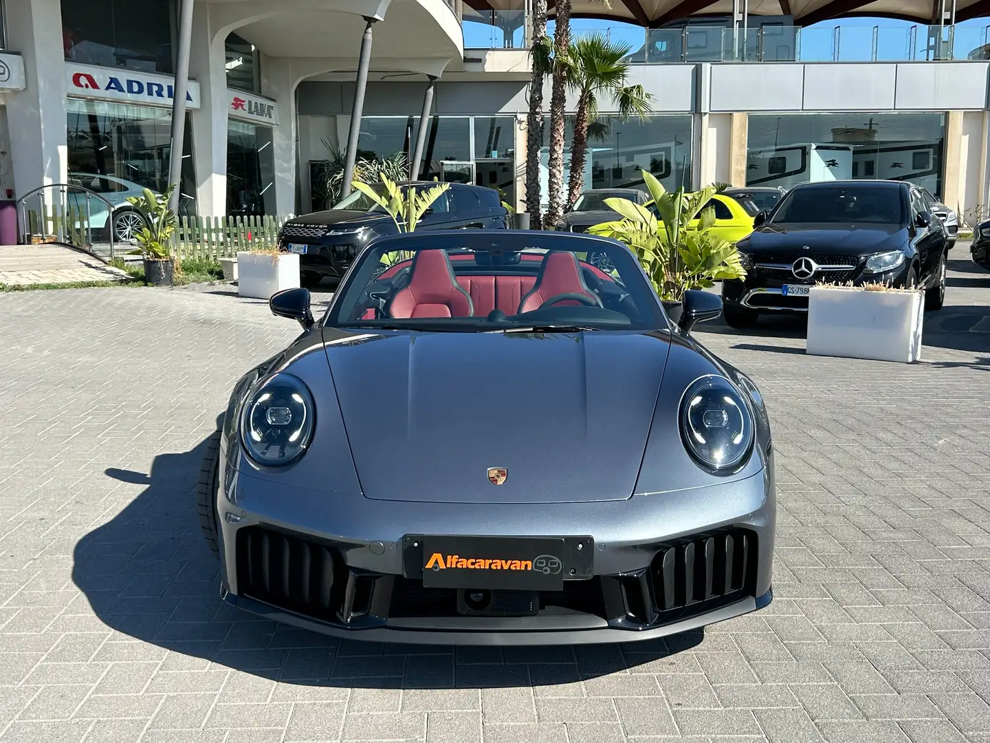 Porsche 992 911 Cabrio 3.6 Carrera 4 GTS auto 541 CV Grijs - 2