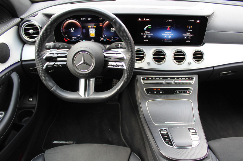 Mercedes-Benz E 400 d 4-Matic AMG Line (PANORAMADACH,HEAD-UP) — photo 11
