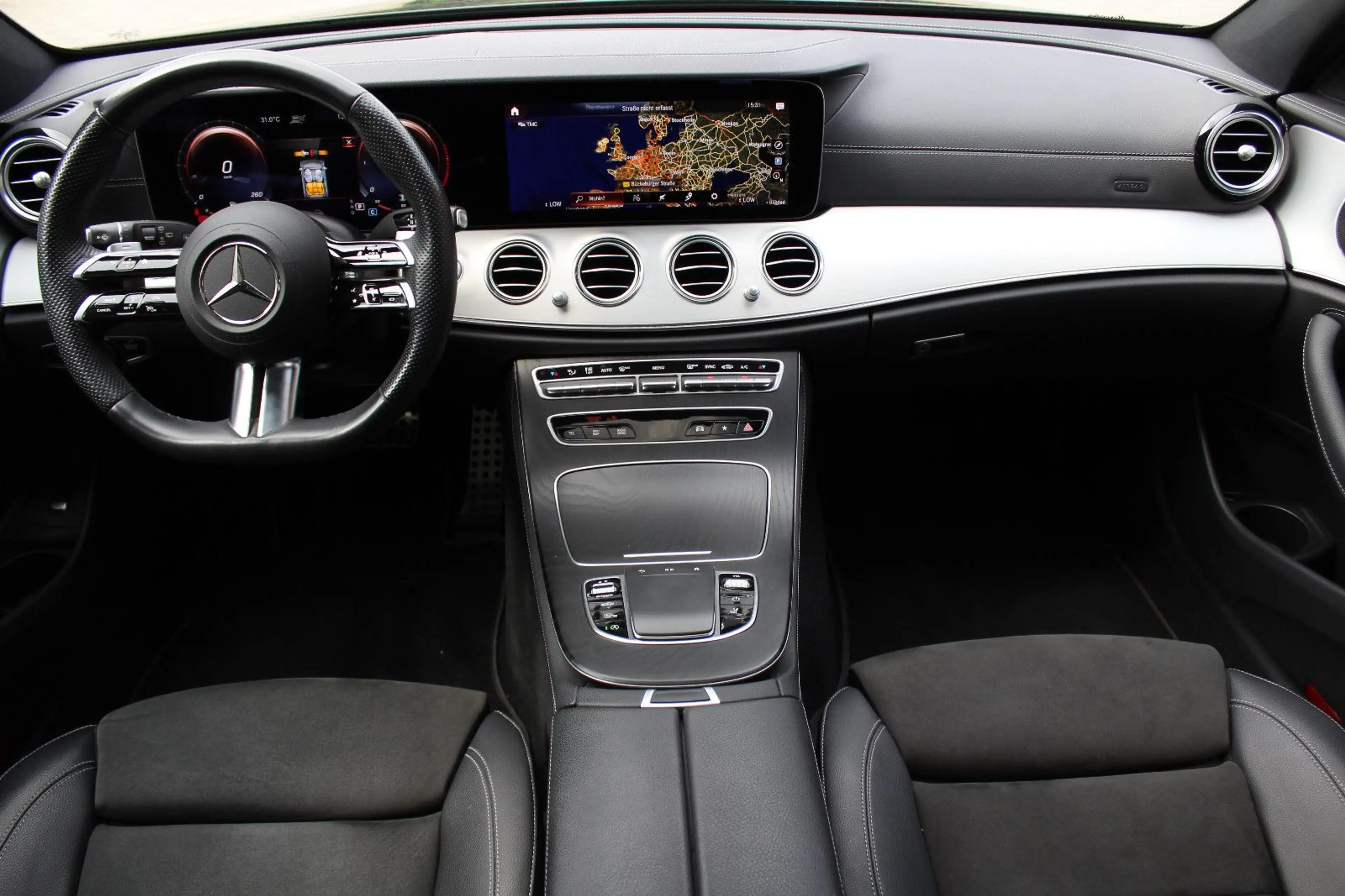 Mercedes-Benz E 400 d 4-Matic AMG Line (PANORAMADACH,HEAD-UP) — photo 10