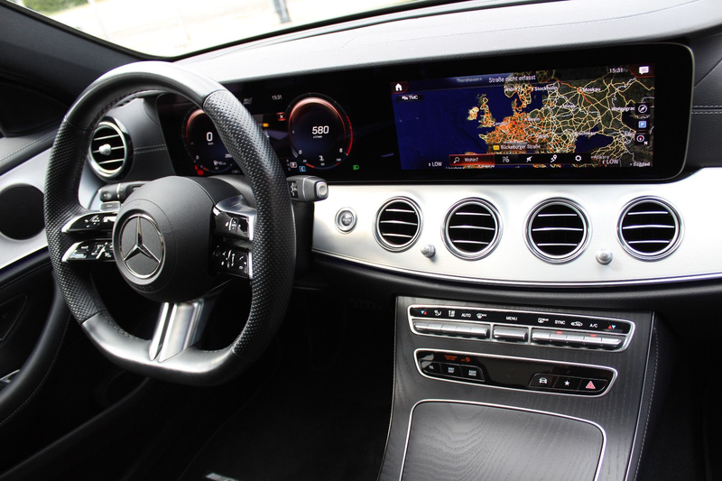 Mercedes-Benz E 400 d 4-Matic AMG Line (PANORAMADACH,HEAD-UP) — photo 12