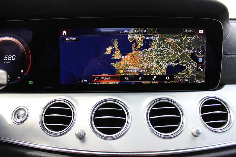 Mercedes-Benz E 400 d 4-Matic AMG Line (PANORAMADACH,HEAD-UP) — photo 14