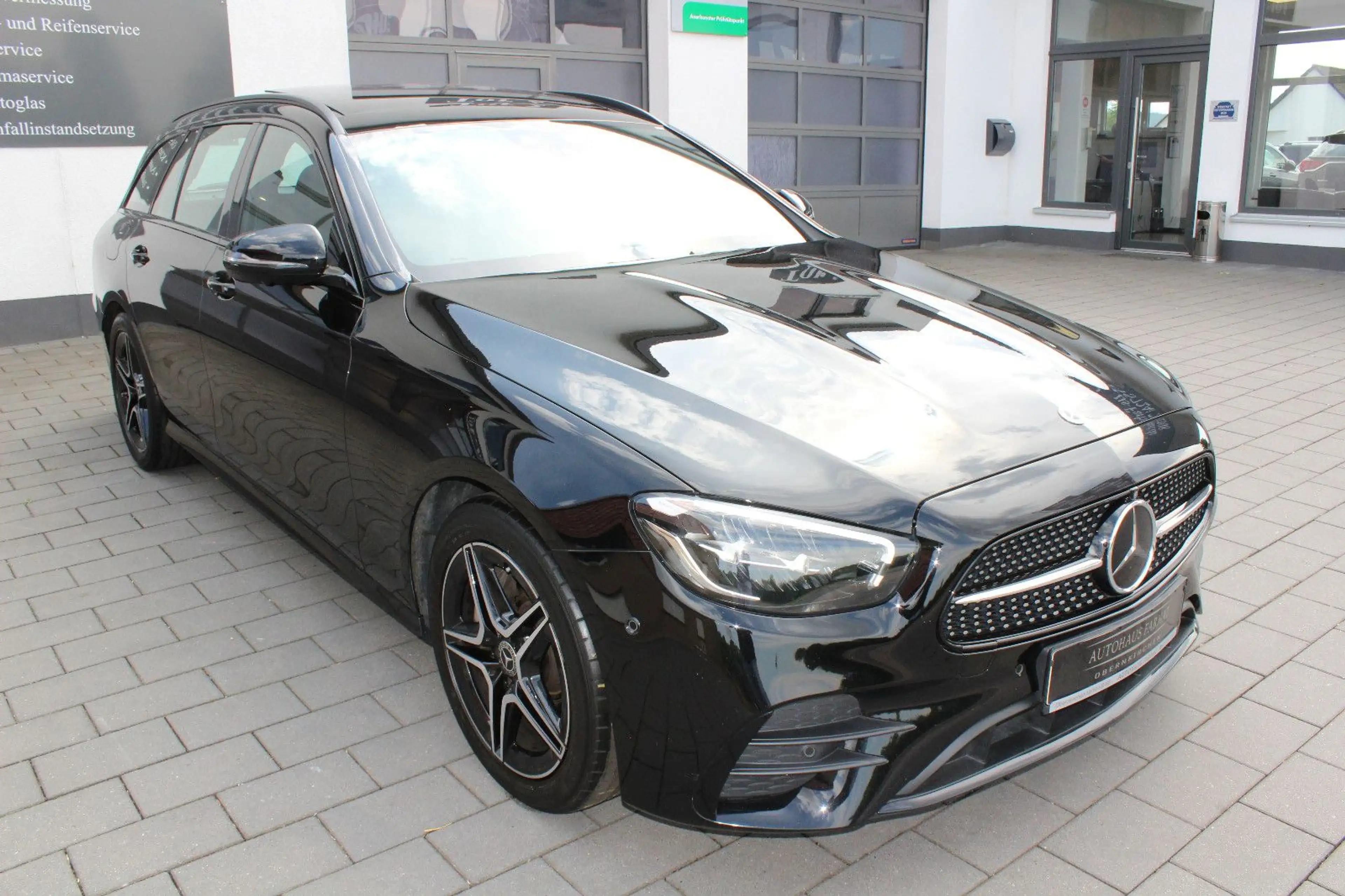 Mercedes-Benz E 400 d 4-Matic AMG Line (PANORAMADACH,HEAD-UP) — photo 6