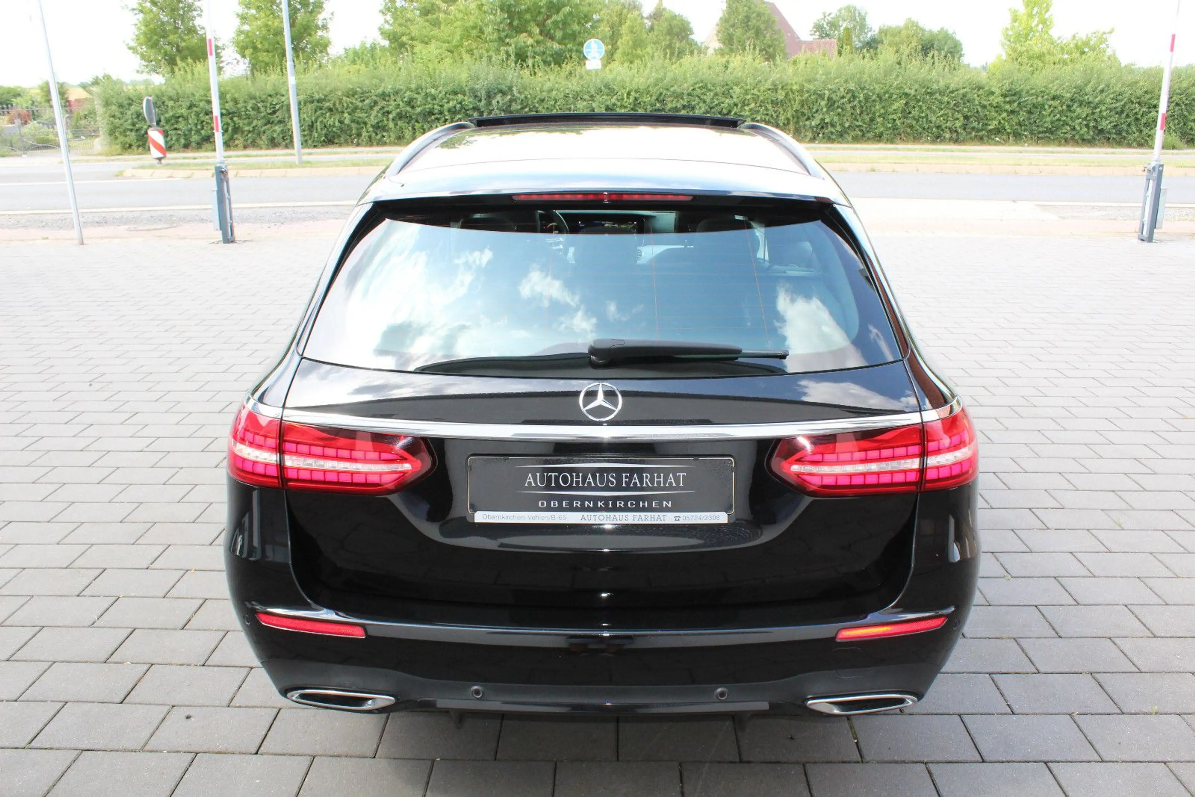 Mercedes-Benz E 400 d 4-Matic AMG Line (PANORAMADACH,HEAD-UP) — photo 3