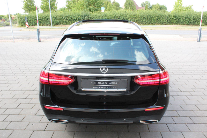 Mercedes-Benz E 400 d 4-Matic AMG Line (PANORAMADACH,HEAD-UP) — photo 3