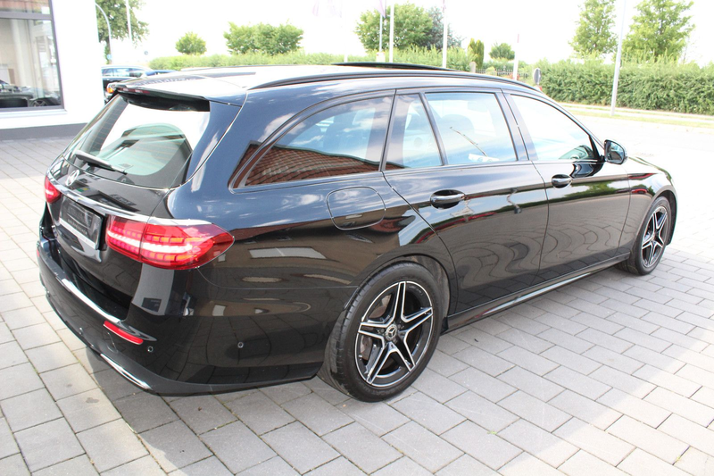 Mercedes-Benz E 400 d 4-Matic AMG Line (PANORAMADACH,HEAD-UP) — photo 4