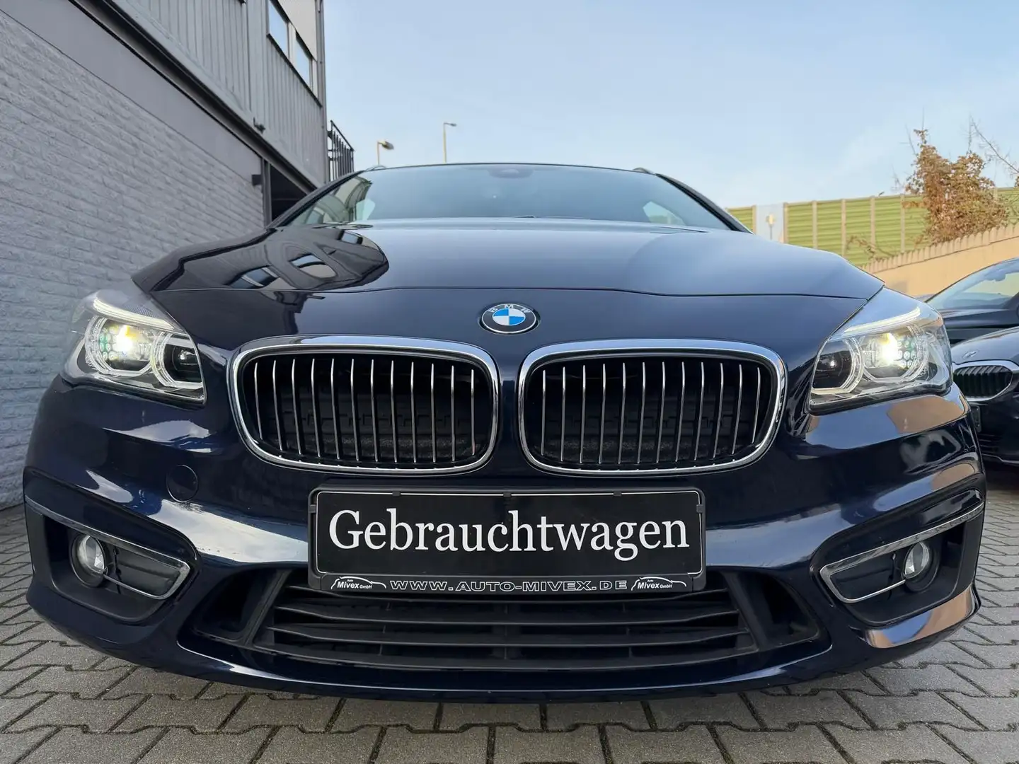 BMW 218 d Active Tourer Luxury Line LED LEDER NAVI Blau - 1
