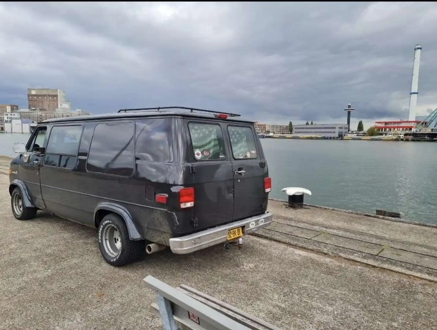 GMC Vandura 5.7 TBI V8 1995 Zwart - 1