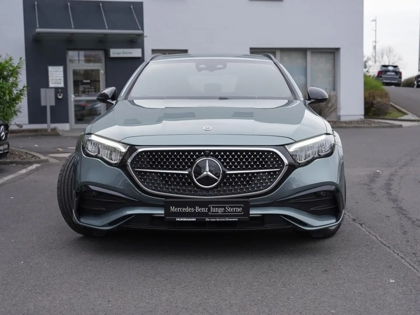 Mercedes-Benz E 300 e T AMG Night Navi Distronic AHK SHZ-Fond Silber - 2