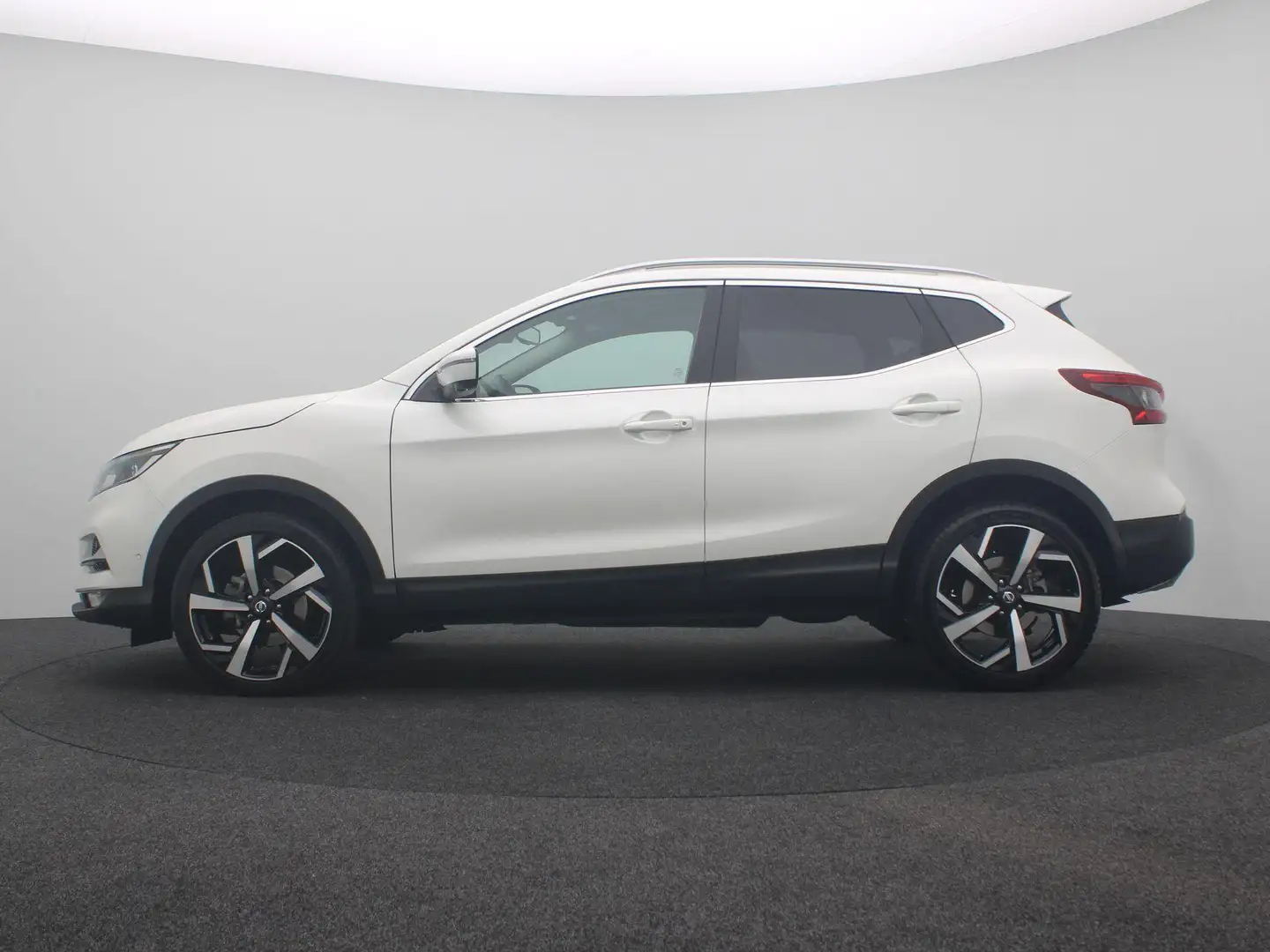 Nissan Qashqai 1.2 Tekna | AUTOMAAT | Panoramadak | Trekhaak | Wit - 2