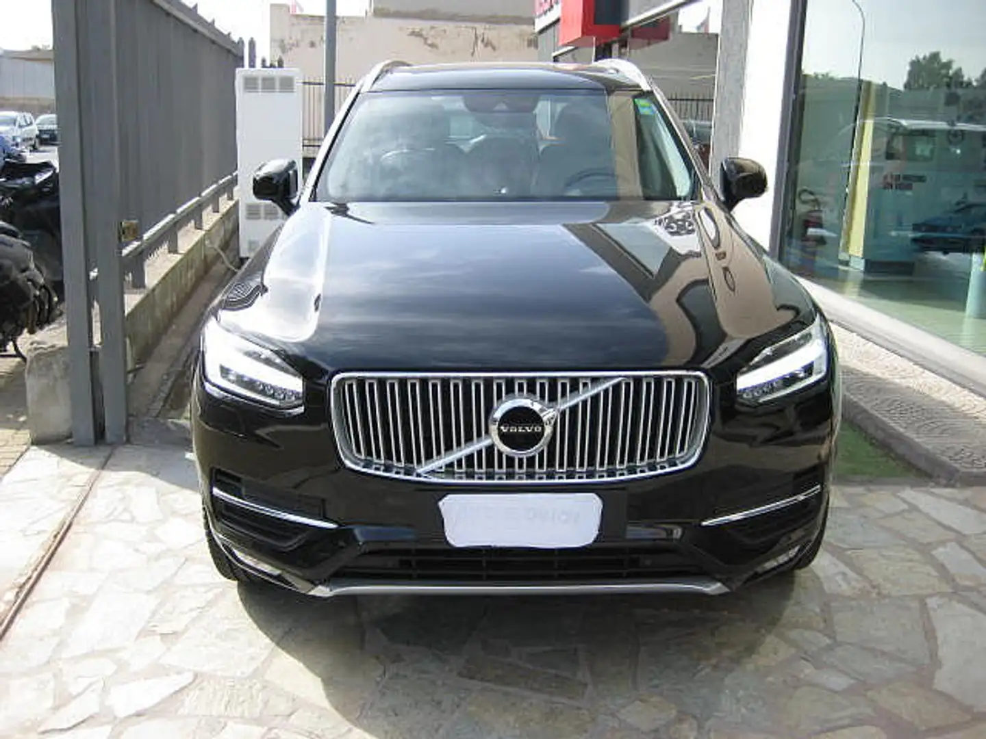 Volvo XC90 D5 AWD G INS 7P Zwart - 1