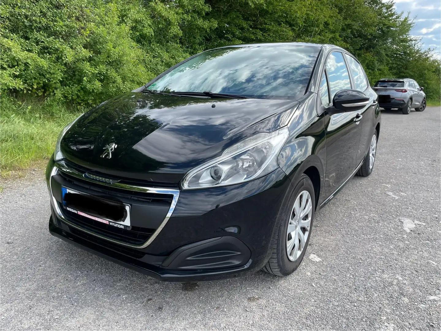 Peugeot 208 5-Türer 82 Active, Panoramadach, Rückfahrkamera Black - 1