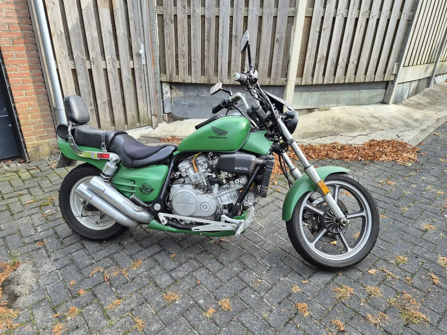Honda VF 700 Supermagna Groen - 1