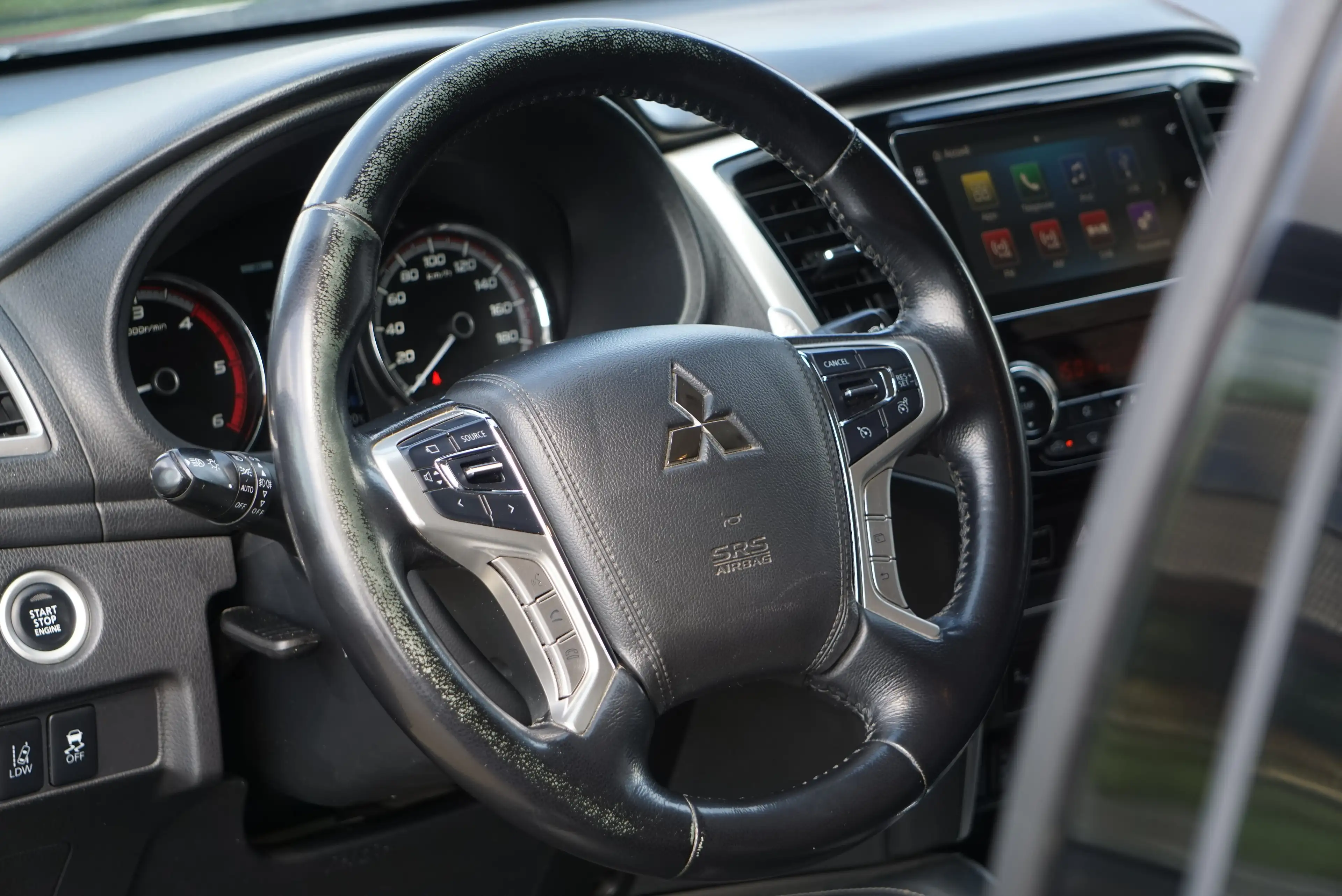 Mitsubishi L200 2.3 DI-D 4WD TVA-BTW RECUP AUTO CAM NAVI CLIM 6d-T — photo 8
