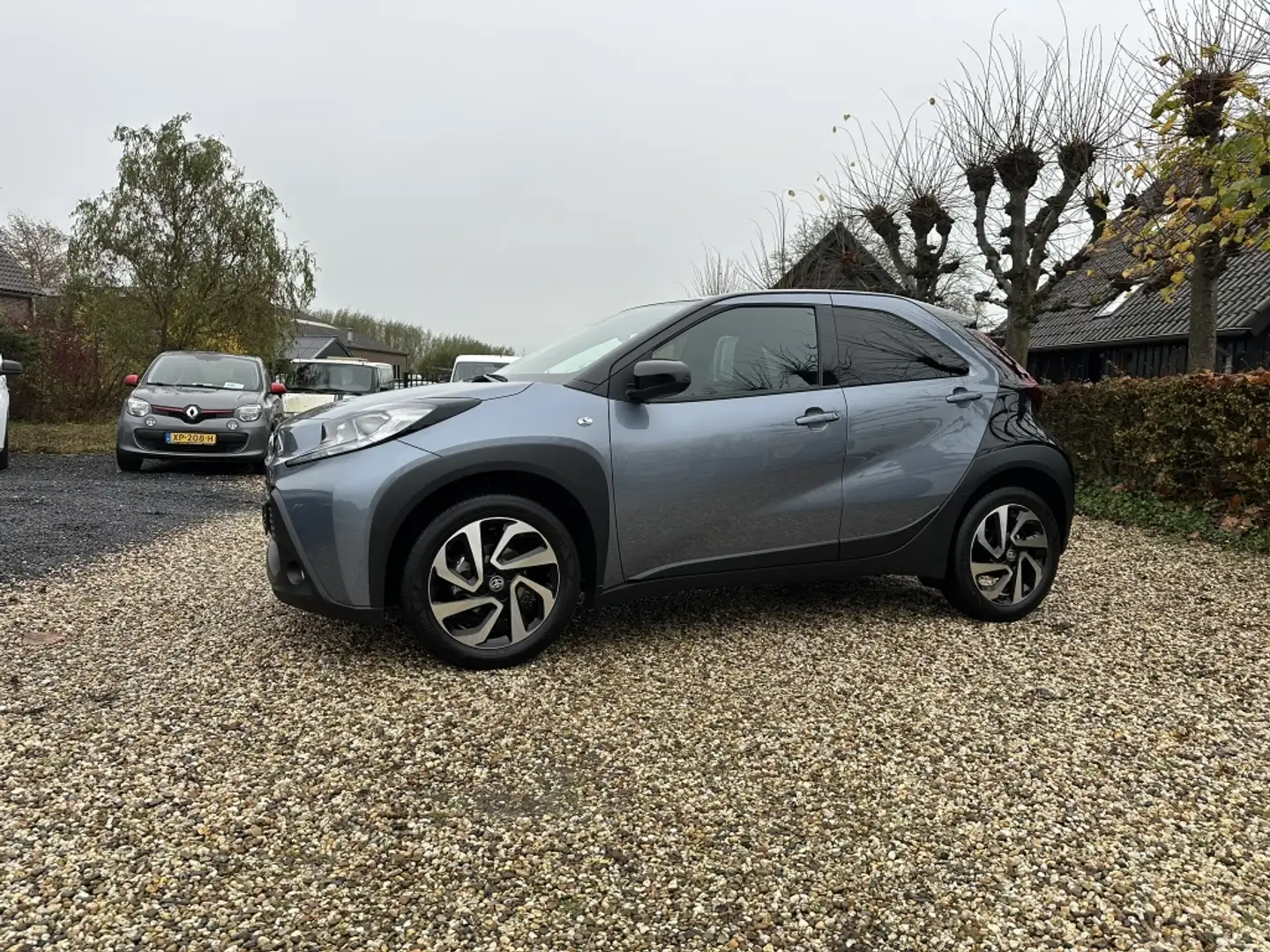 Toyota Aygo X 1.0 VVT-i MT TeamPlayer Stoelverwarming Grau - 1