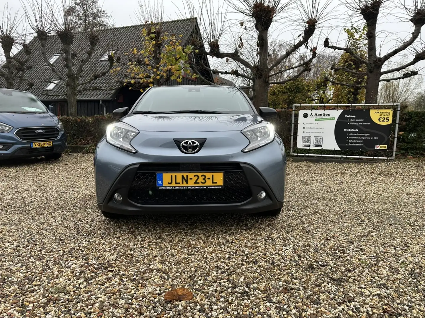 Toyota Aygo X 1.0 VVT-i MT TeamPlayer Stoelverwarming Grau - 2